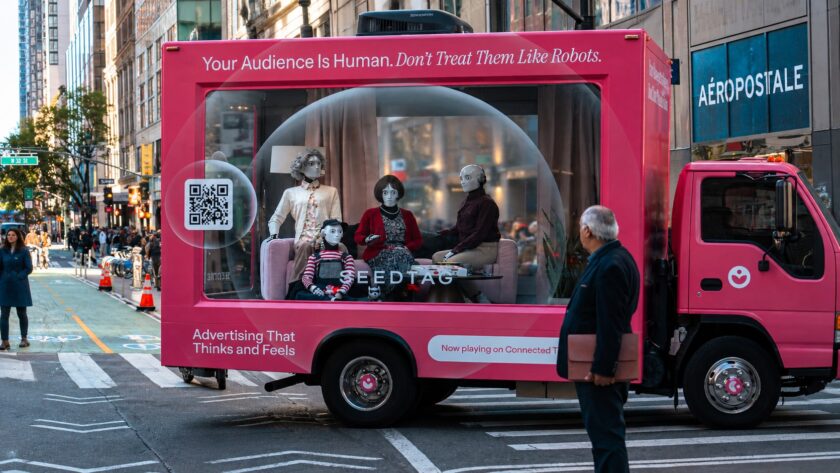 Seedtag Sends Robots Through Manhattan In Ad Campaign