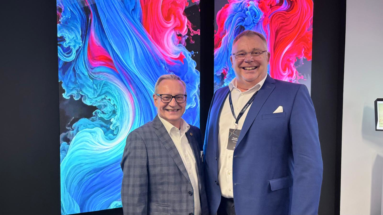 Carsten Jochmann, head of AV Germany, and Manuel Kirchesch, business development manager Europe, represent Viewsonic at the hub. (Image: invidis)