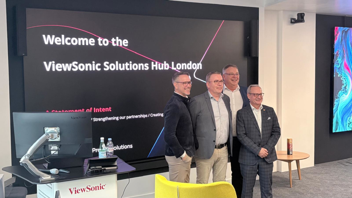Viewsonic Solutions Hub: “Stock Beats Price” - From left, Guido Forsthövel, head of marketing DACH, Thomas Müller, vice president, Manuel Kirchesch, business development manager Europe, and Carsten Jochmann, head of AV DACH, attend the opening. (Image: invidis) From left, Guido Forsthövel, head of marketing DACH, Thomas Müller, vice president, Manuel Kirchesch, business development manager Europe, and Carsten Jochmann, head of AV DACH, attend the opening. (Image: invidis)
