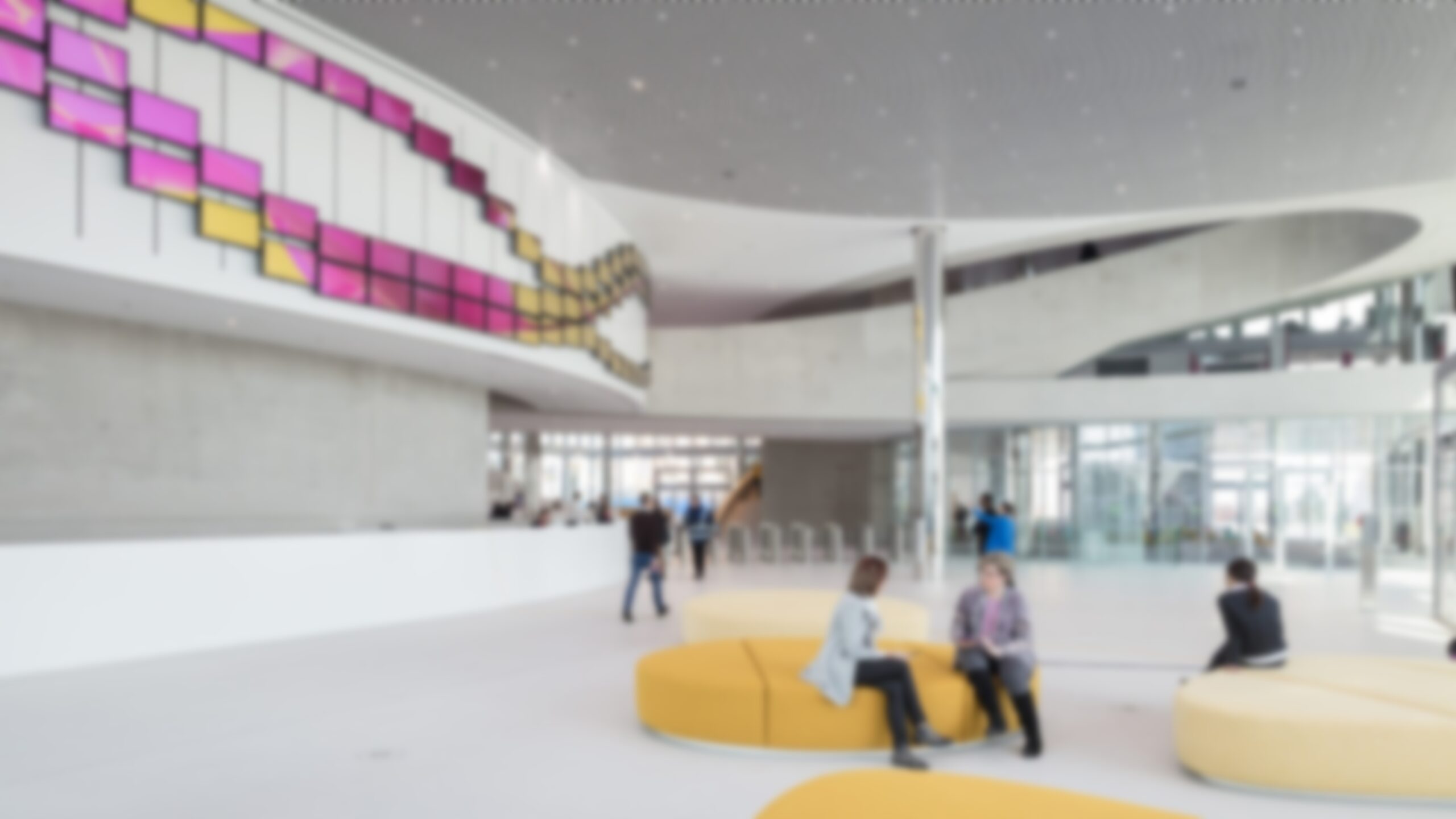 72 Sync’d Screens Flow Up And Down On Video Wall At Merck’s Innovation Center Merck wall