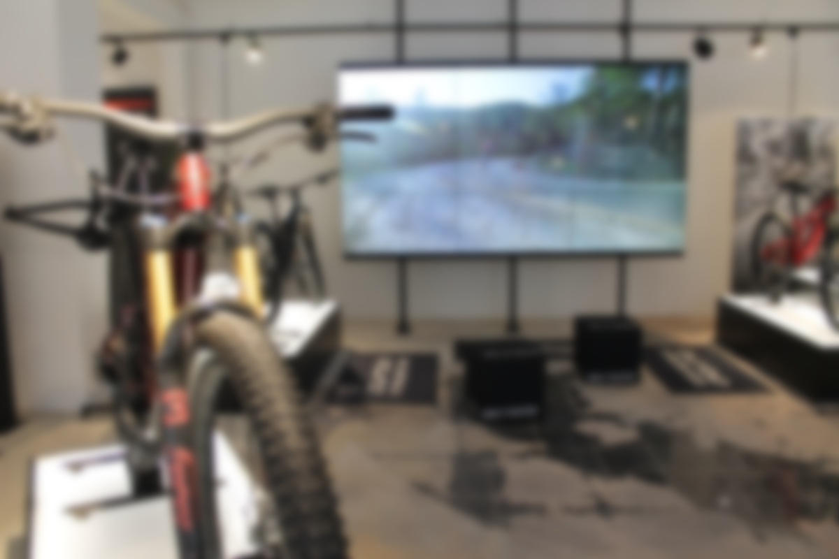 Hamburg Pop-Up Bike Store Uses LCD Video Wall To Drive Specialized Brand