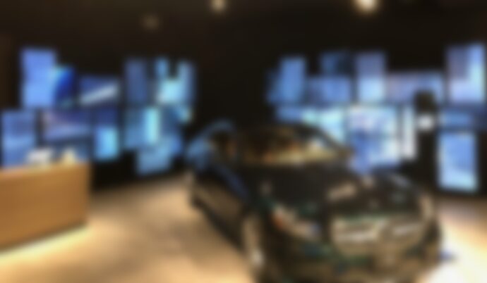 Big Video Walls Help Market Mercedes Lux Cars In Pop-up Mall Dealerships