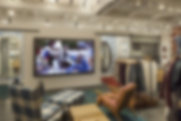 Projects: Silver Jeans Gets Big Screens