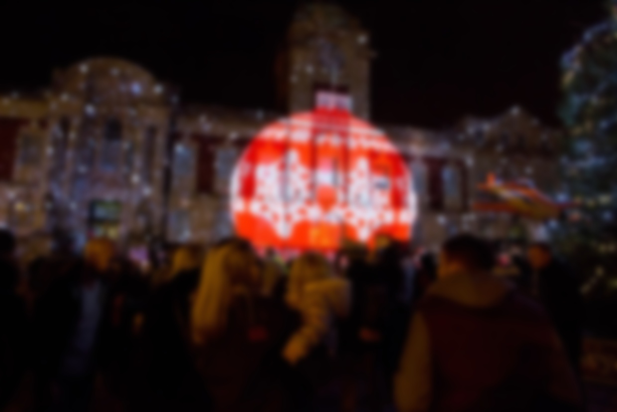 Projects: Welsh Library Projection-Mapped For Christmas