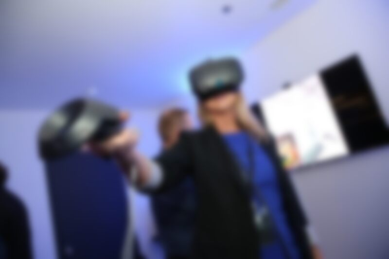 Coates Formally Launches VR Tool To Help Sell QSR Digital Signage Solutions