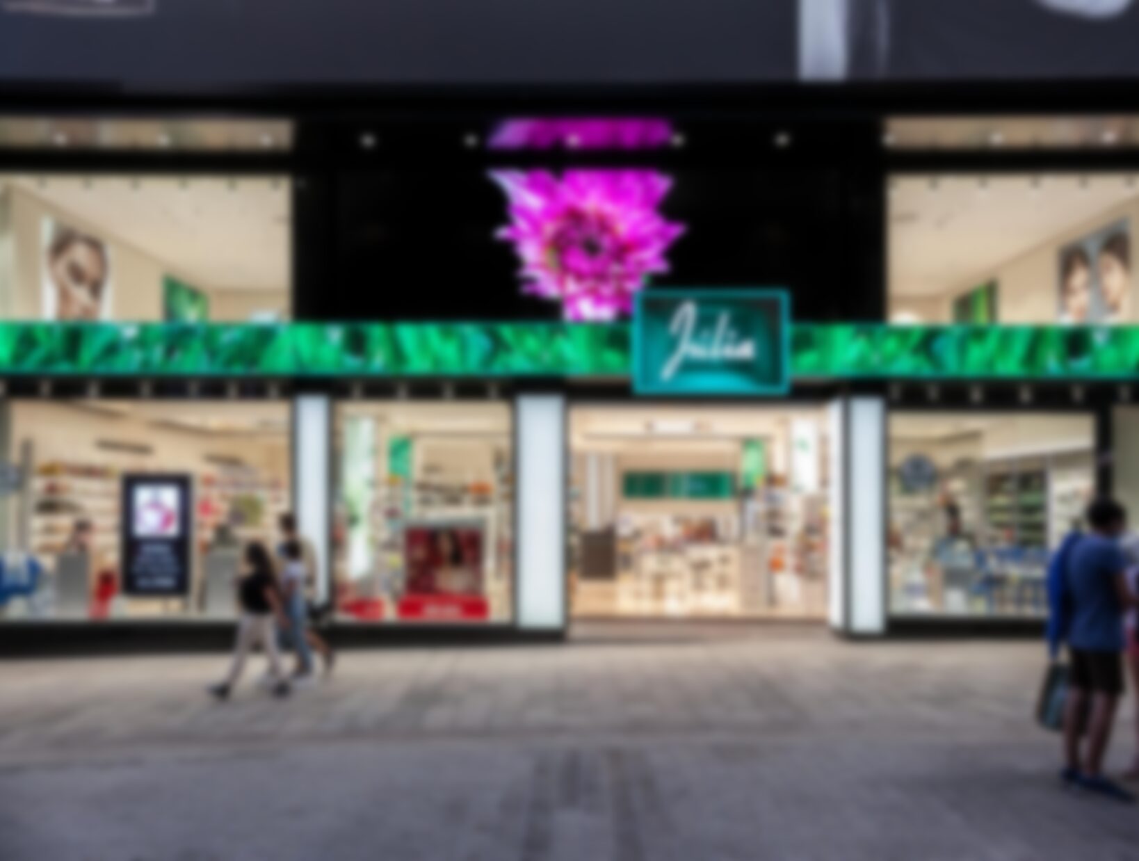 Beauty Brand Uses Digital Facade At Store To Drive Brand, Traffic And Sales
