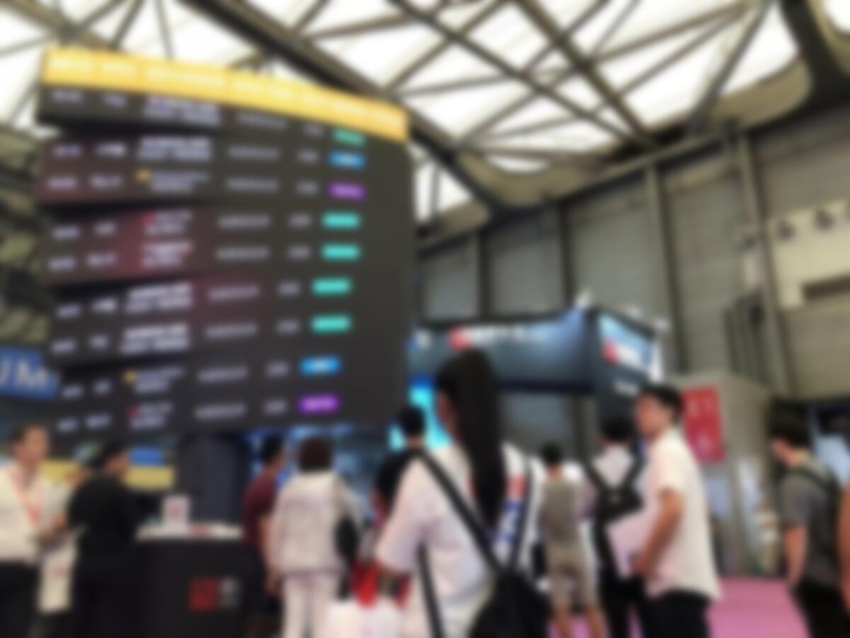 This LED Pivots And Shape-Shifts Using Industrial Robotics