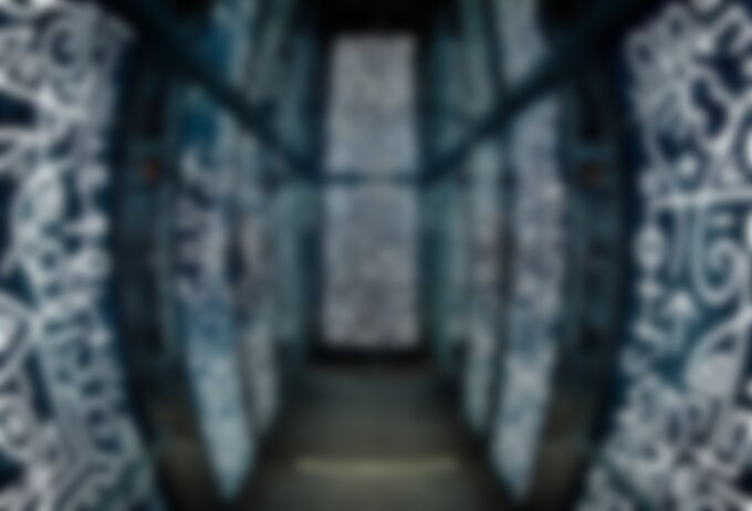 Immersive Floor-To-Ceiling LCDs Greet Lift Users At Edinburgh Shopping Mall