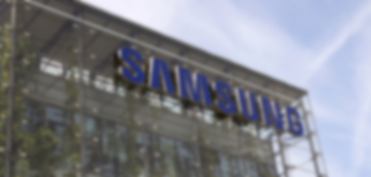 Samsung Slowing Manufacturing As Global Economy Hiccups And Sputters - PRAGUE, CZECH REPUBLIC - MAY 22: Samsung company logo on headquarters building on May 17, 2017 in Prague, Czech republic. Samsung remains the largest mobile phone maker but its market share has dropped to 20.7 per cent.