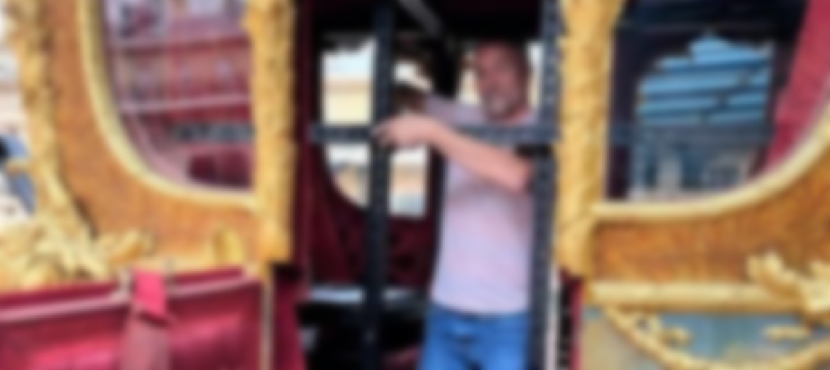 That Was No Hologram, That Was An LED Video Wall Inside A Gold Coach