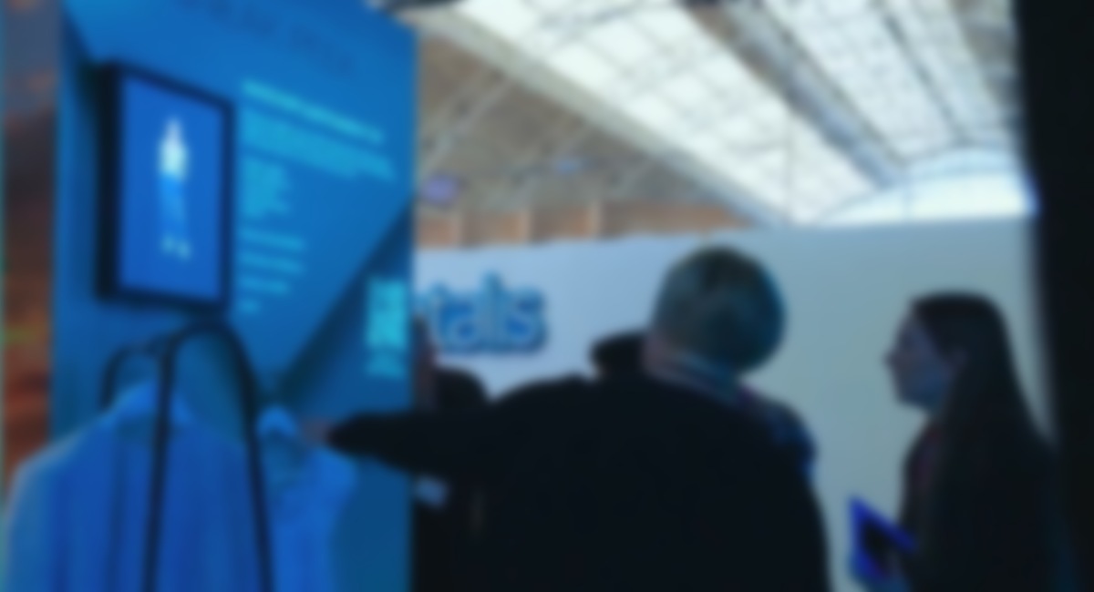 Visual Merchandising Demo Pairs Content Trigger With Projection Mapping At Fixture