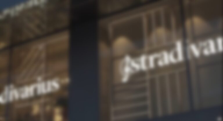 Watch This Video On How An Apparel Brand Uses Dynamic LED Lighting To ...