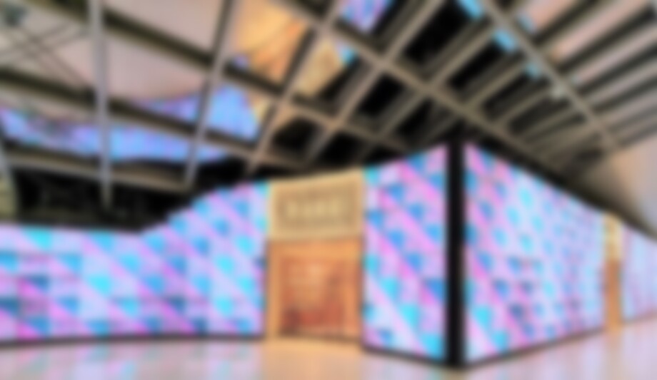 Gucci Uses LED Over Full Facade of Bangkok Airport Store