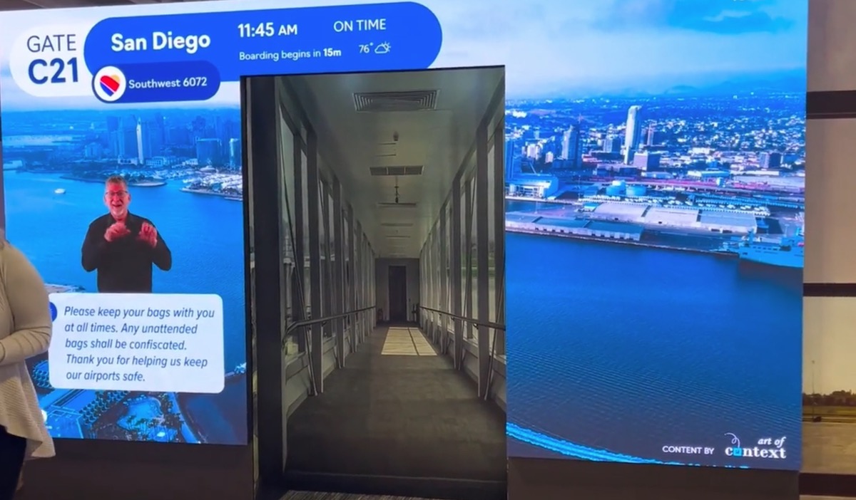 Airport Trade Show Demo Has Fine Pitch LED Wrapping Jetway Entry As Departure Gate Portal