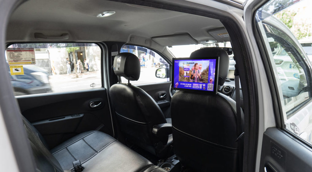 Seat-back DOOH Ad Screens Trialed in Madrid’s Taxi Fleet