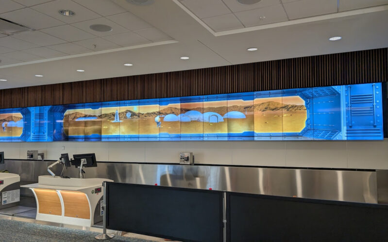 Check-in video wall at MCO airport (Image: invidis)