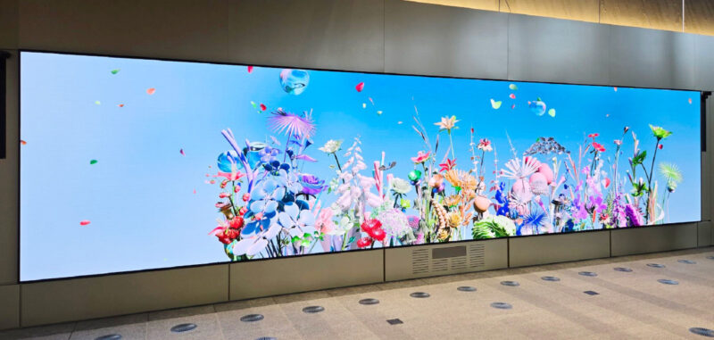LG Magnit LED wall at NEWoMan Takanawa (Image: LG)