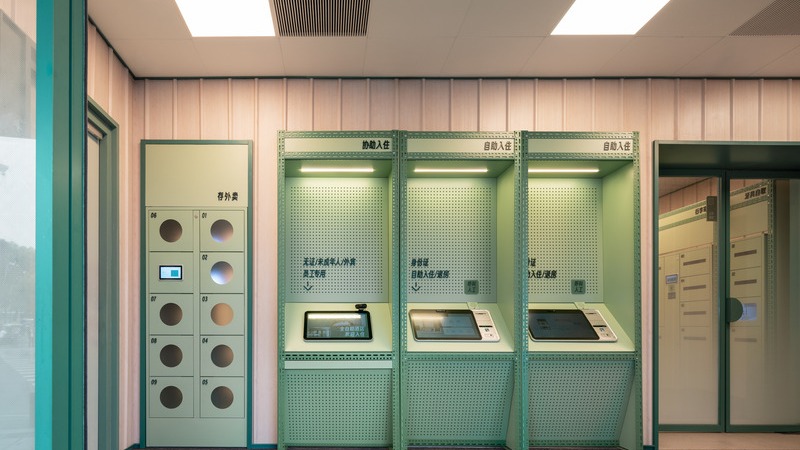 Self-service Check-in and delivery lockers in lobby