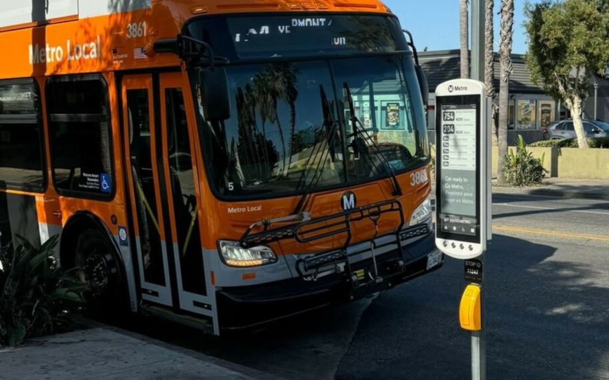 Hackers Target LA Metro’s E-Paper Bus Stop Displays - E-paper-based information displays at LA Metro bus stops (Image: Papercast) E-paper-based information displays at LA Metro bus stops (Image: Papercast)