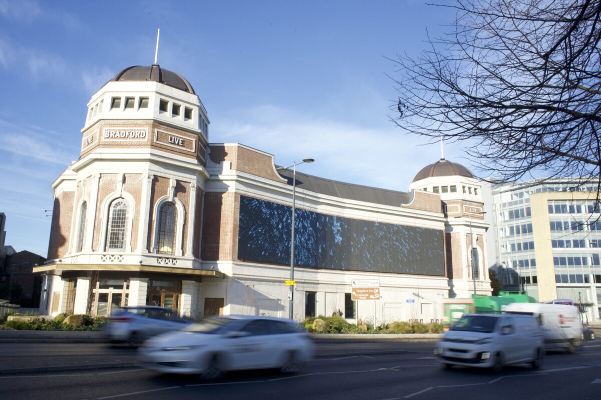 Quantum-Generated Artwork Debuts on Bradford Media Wall in DooH First - Quantum Splash Bradford Media Wall Quantum Splash Bradford Media Wall