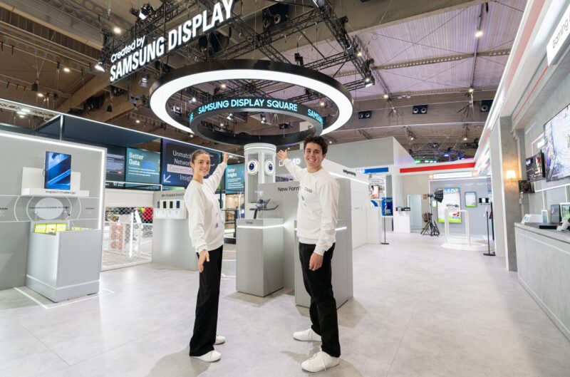 Samsung Display's OLED showcase at MWC (Image: Samsung Display)